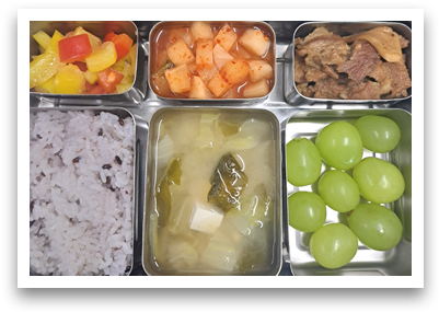 471b4f05d1e01983d1fb5c…    </DIV>
<tr>     <td width=114 height=80 bgcolor=f9fafe valign=top>&nbsp;</td>     <td width=114 height=80 bgcolor=f9fafe valign=top>&nbsp;</td>     <td width=114 height=80 bgcolor=f9fafe valign=top>&nbsp;</td>     <td width=114 height=80 bgcolor=f9fafe valign=top>&nbsp;</td><td width=114 height=80 bgcolor=#ffffff valign=top><font color='red'>1</font> <font color='red
'>신정</font> </td><td width=114 height=80 bgcolor=#ffffff valign=top><font color=''>2</font> <font color=''></font> </td><td width=114 height=80 bgcolor=#ffffff valign=top><font color='blue'>3</font> <font color=''></font> </td>  </tr><tr><td width=114 height=80 bgcolor=#ffffff valign=top><font color='red'>4</font> <font color=''></font> </td><td width=114 height=80 bgcolor=#ffffff valign=top><font color=''>5</font> <font color=''></font> </td><td width=114 height=80 bgcolor=#ffffff valign=top><font color=''>6</font> <font color=''></font> </td><td width=114 height=80 bgcolor=#ffffff valign=top><font color=''>7</font> <font color=''></font> <br /><img src='https://www.bosungkid.co.kr/skin/board/food/img/icon.gif' border=0 align=absmiddle /> <a href='https://www.bosungkid.co.kr/bbs/board.php?bo_table=food&year=2026&month=1&wr_id=2349&sc_no=' id='subject_1'  onmouseover=